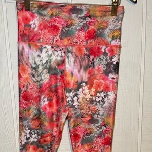 Athleta Elation Capri Printed Legging Renewed Bloom Spring Pink Size XS NWOT